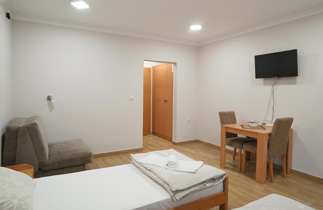 Prenociste I Restoran Ihthis Bajina Basta Exterior foto