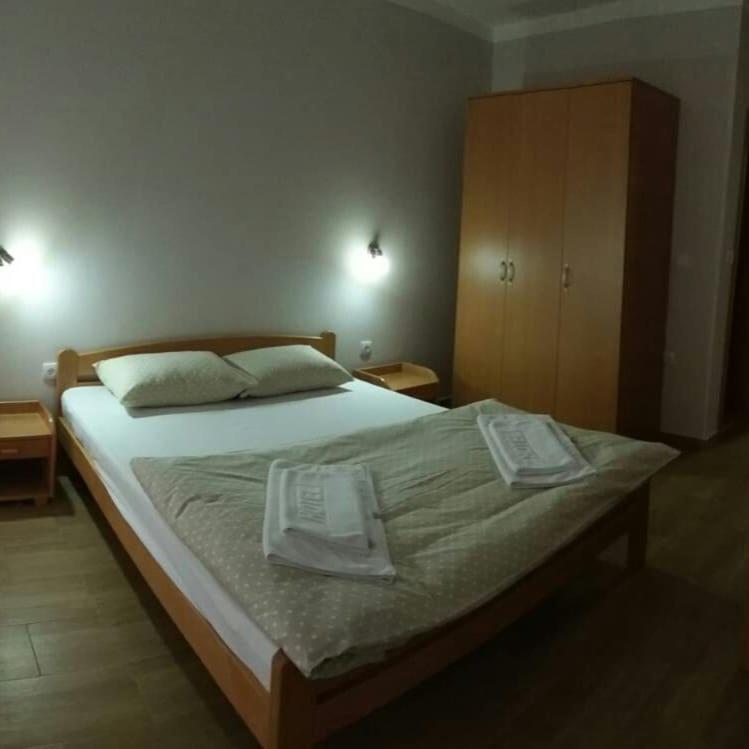 Prenociste I Restoran Ihthis Bajina Basta Exterior foto