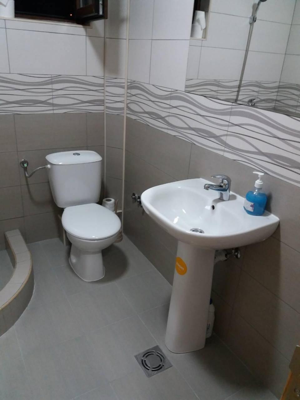Prenociste I Restoran Ihthis Bajina Basta Exterior foto
