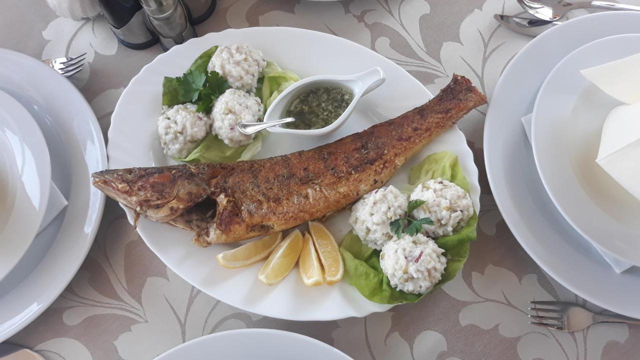 Prenociste I Restoran Ihthis Bajina Basta Exterior foto